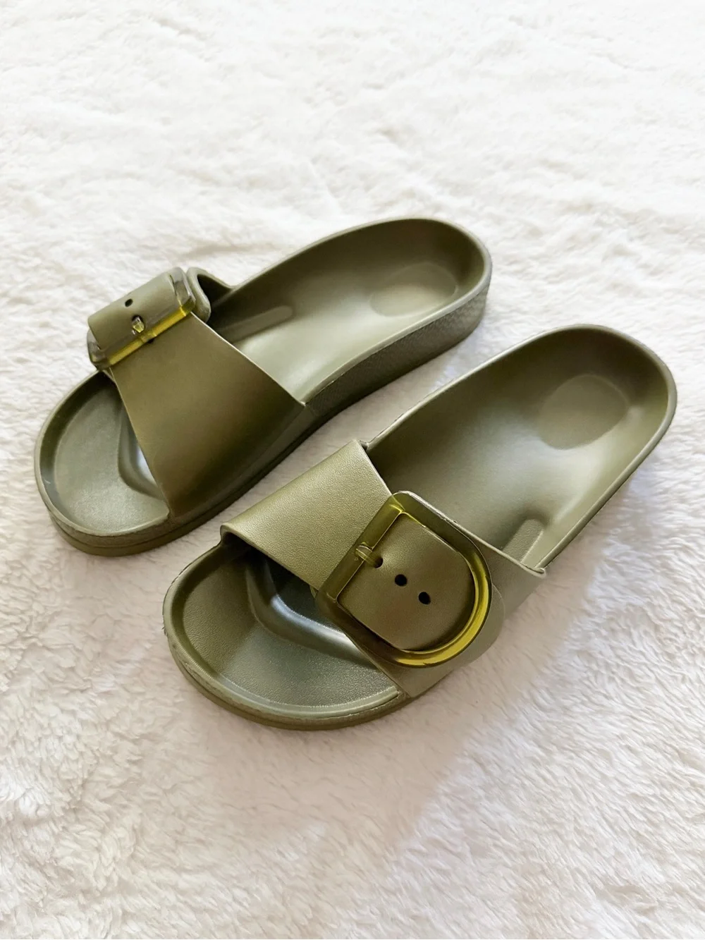 Time and Tru One Buckle Sandals Olive Green Size 7